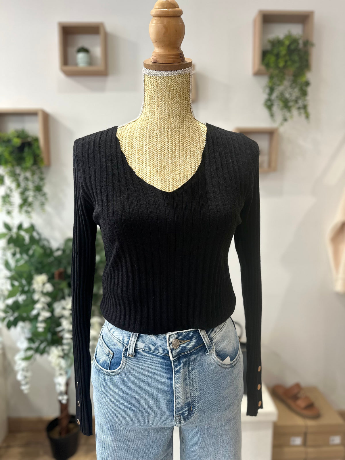 Pull fin col v noir
