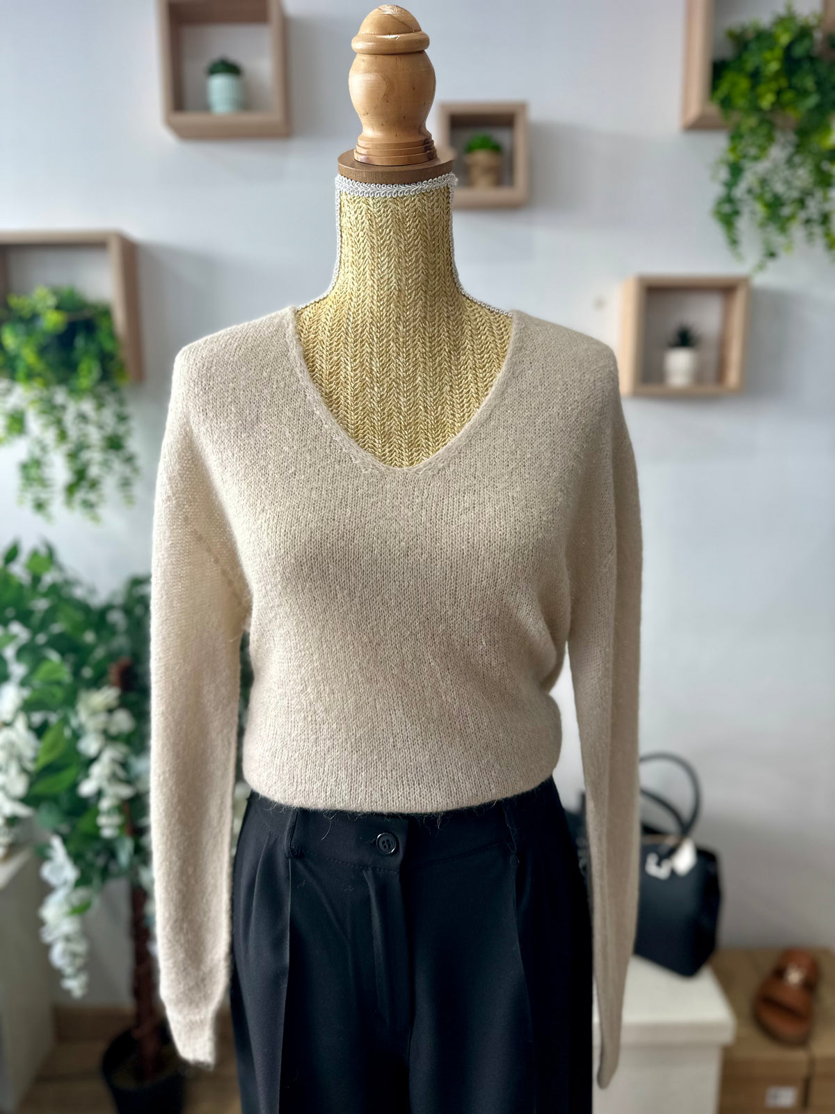 Pull col V beige